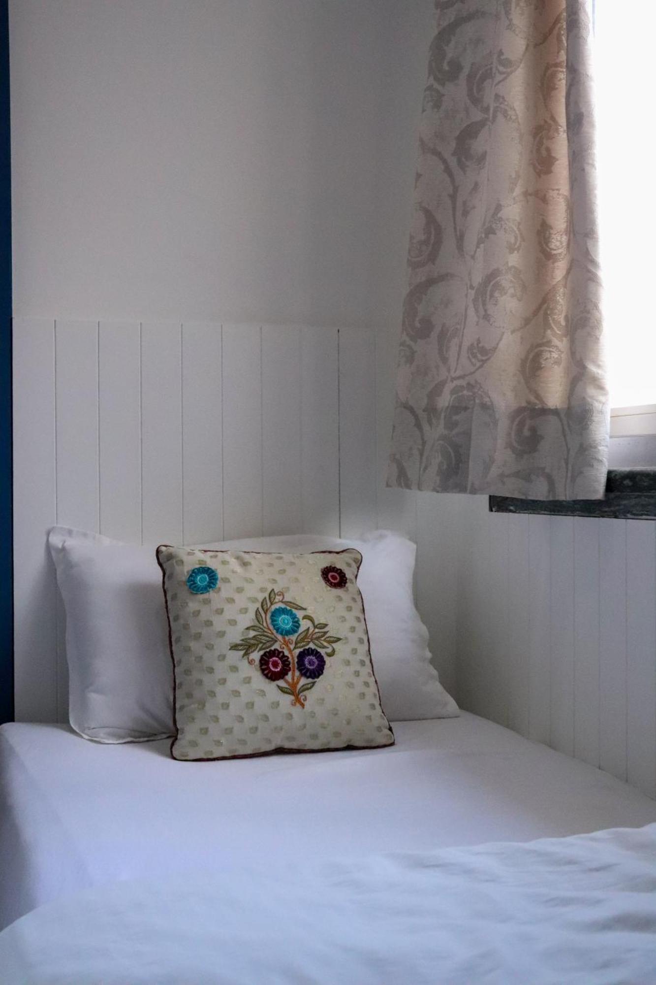 Hotel Blue Door Būndi Zewnętrze zdjęcie
